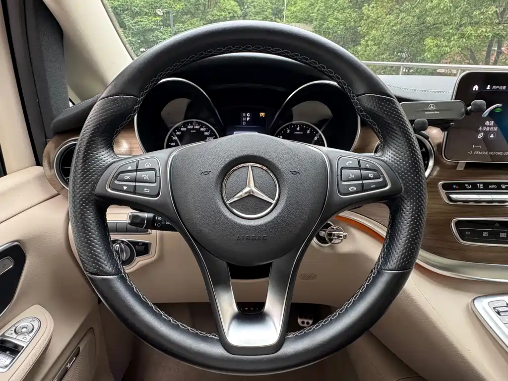 Mercedes-Benz V-Class — миниатюра 35