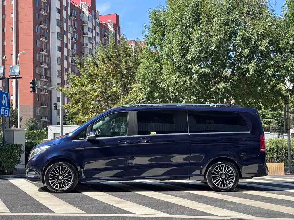 Mercedes-Benz V-Class — миниатюра 4