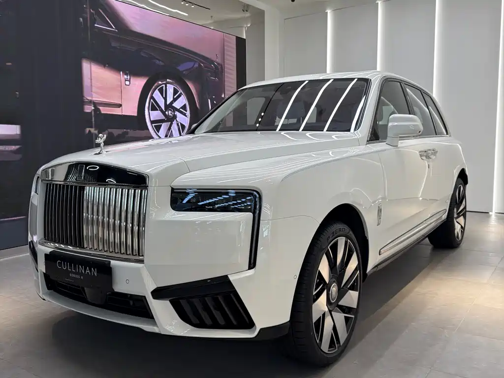 Rolls-Royce Cullinan 2026 мест