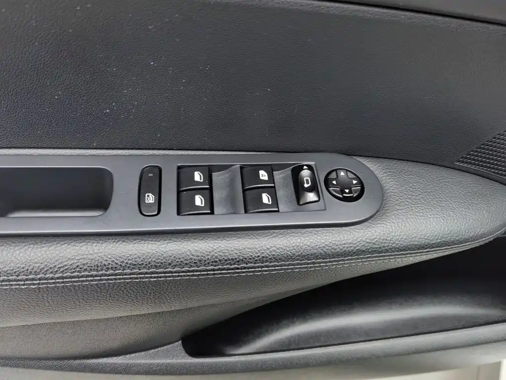Peugeot 308 — миниатюра 9