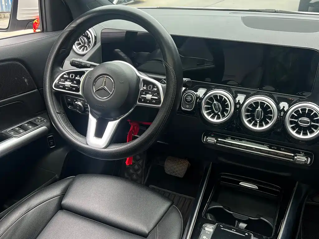 Mercedes-Benz GLA — миниатюра 7