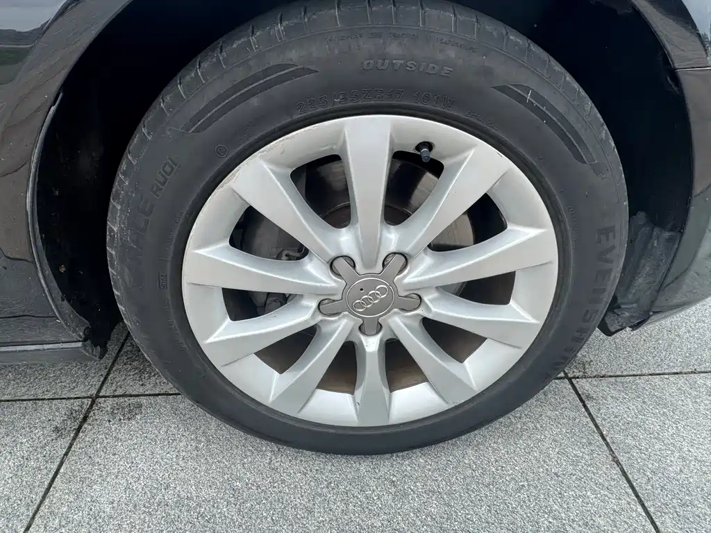 Audi A6L 2012 30 FSI Comfort