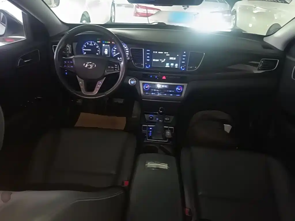 Hyundai Mistra — миниатюра 10