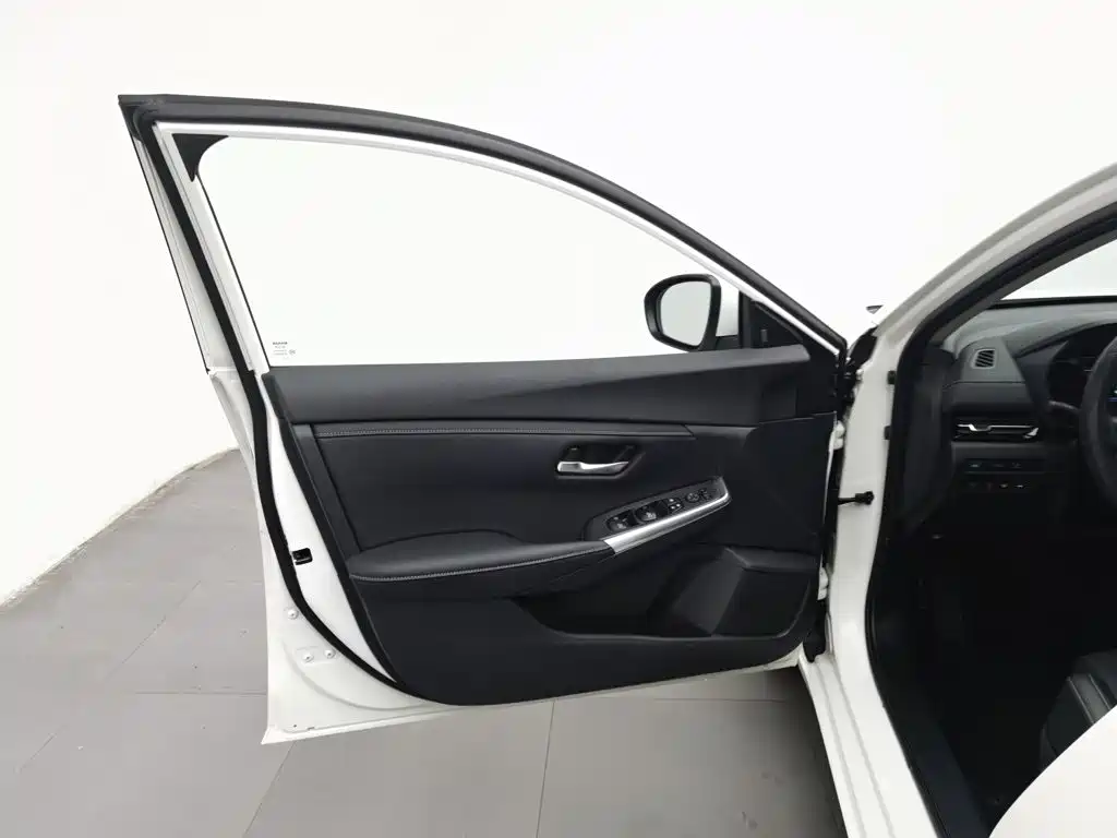 Nissan Sylphy — миниатюра 8