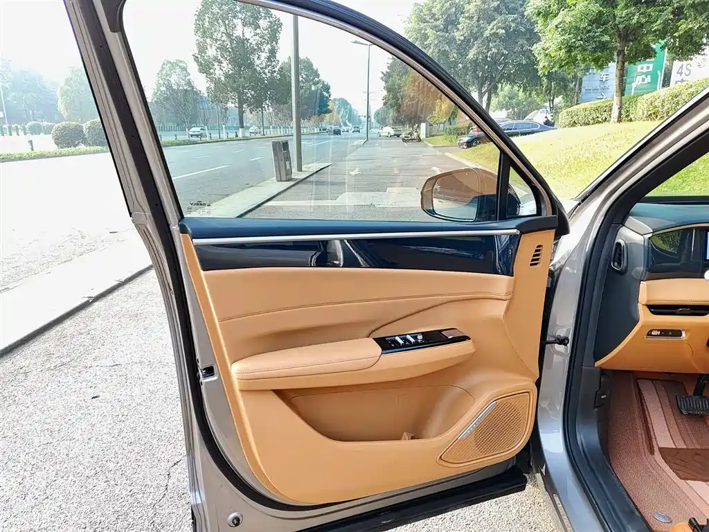 GEELY GALAXY GALAXY L7