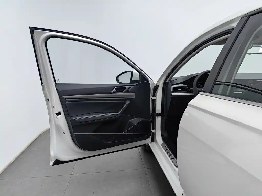 Volkswagen Lavida — миниатюра 8