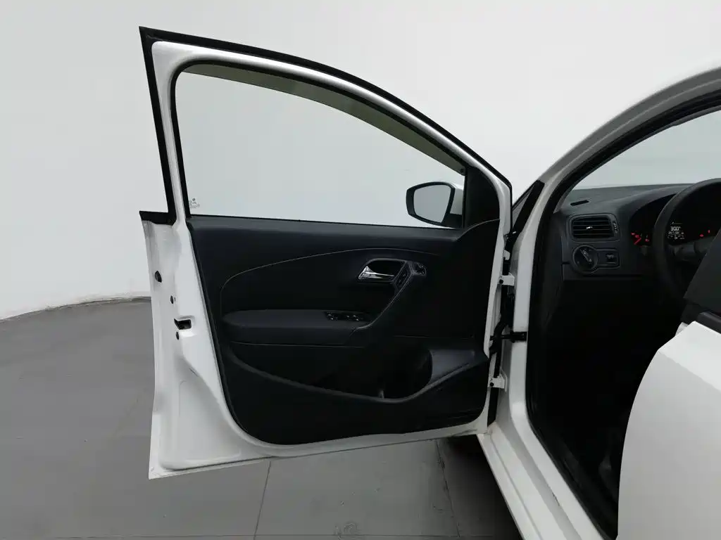 Volkswagen Polo — миниатюра 8