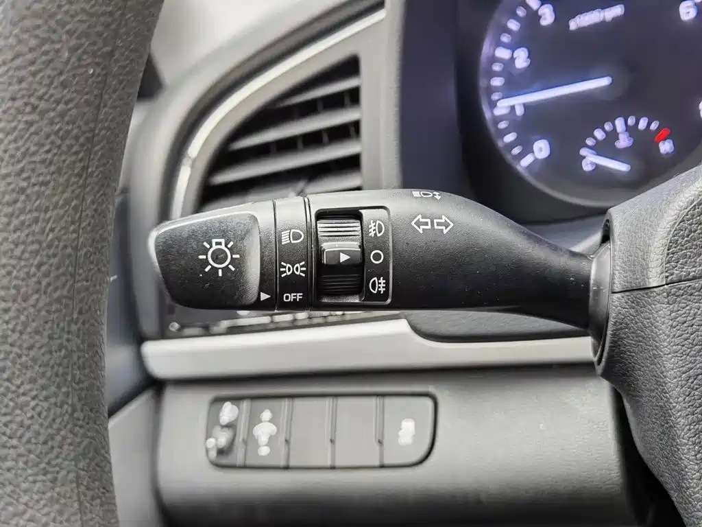 Hyundai Elantra — миниатюра 21