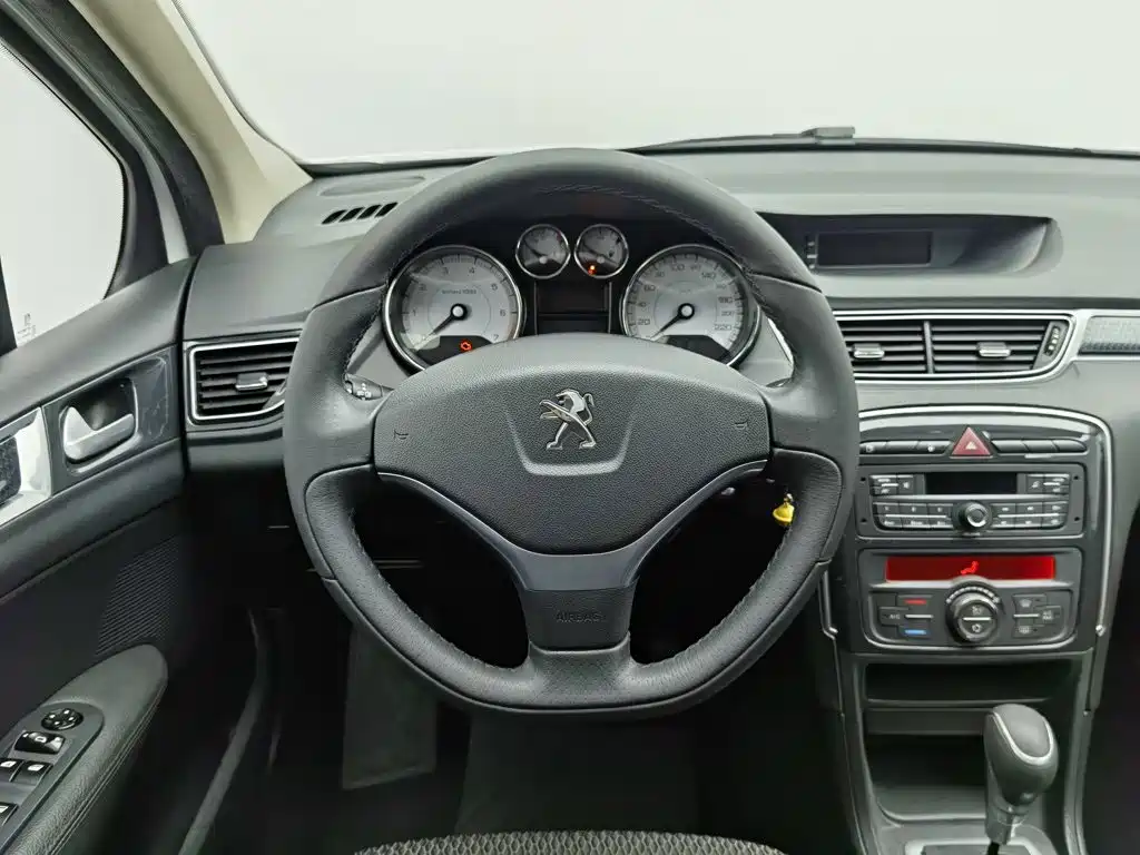 Peugeot 308 — миниатюра 11