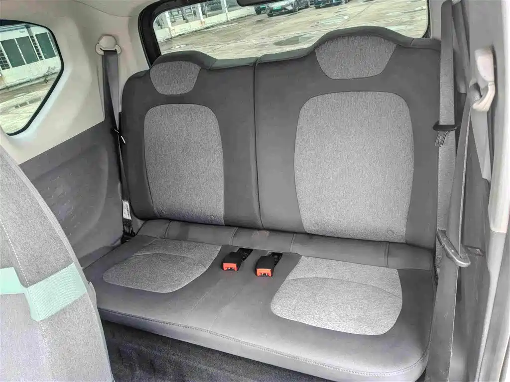 Wuling MINIEV — миниатюра 8