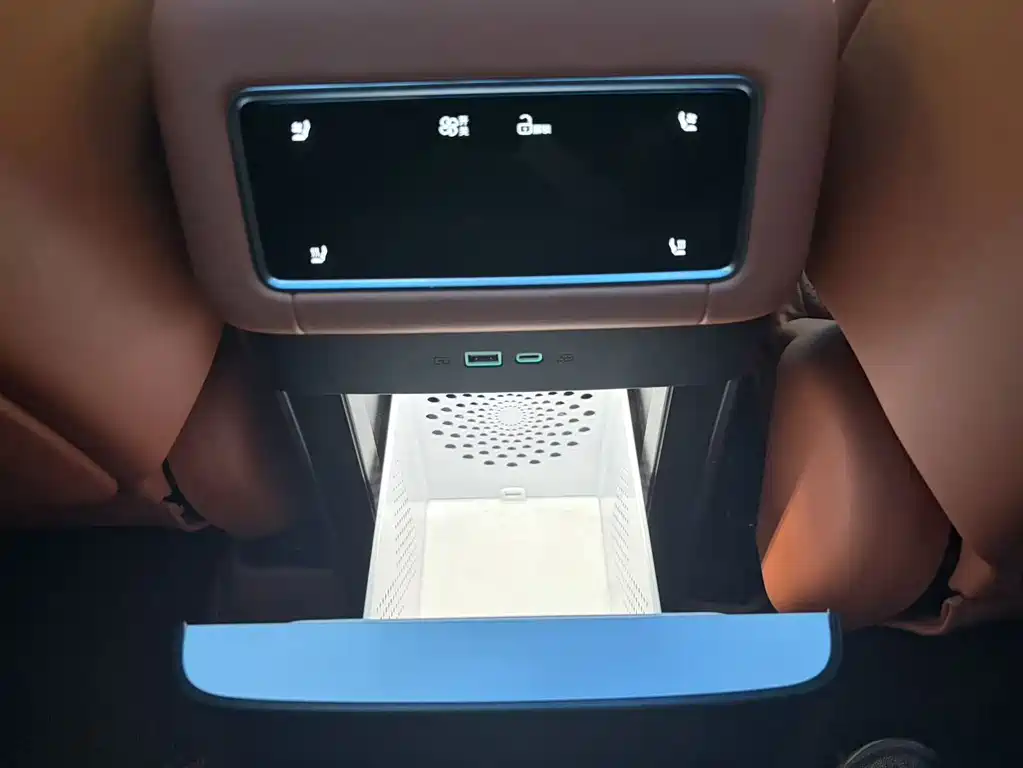 BYD Tang L — миниатюра 14