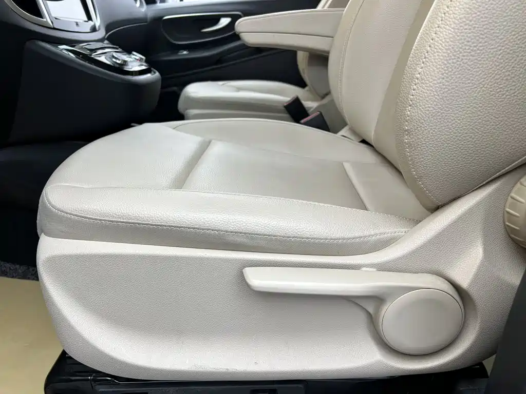 Mercedes-Benz Vito — миниатюра 16