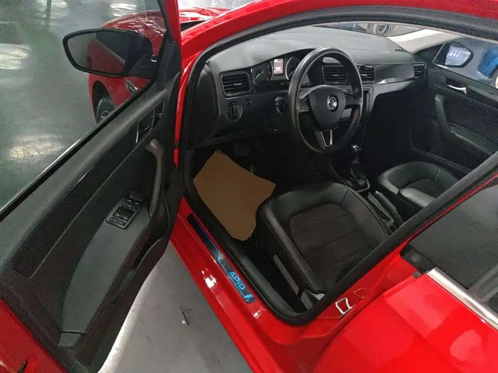 Skoda Rapid Spaceback — миниатюра 16