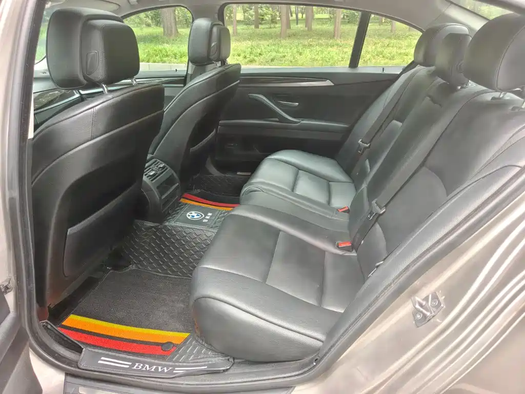 BMW 5 Series — миниатюра 8