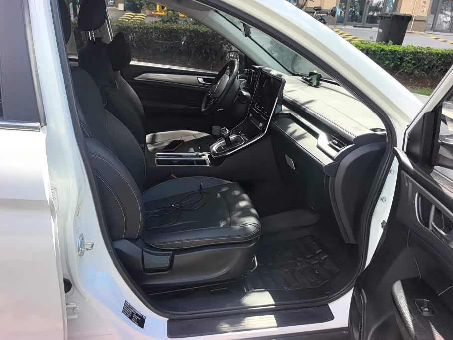 Haval Haval M6 1.5 л 2021 г. Белый, пробег 12500 км