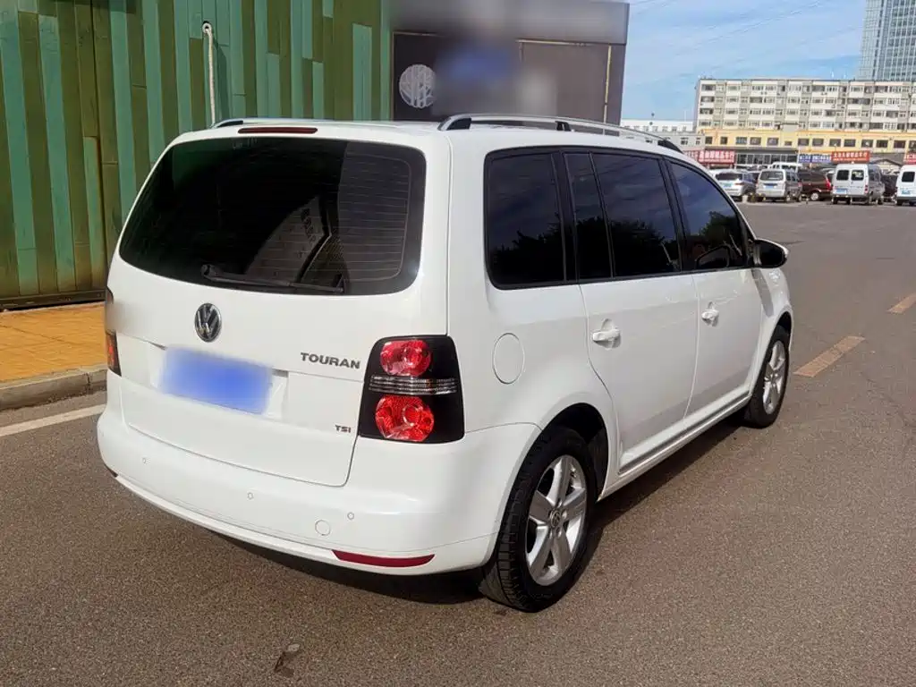Volkswagen Touran — миниатюра 23