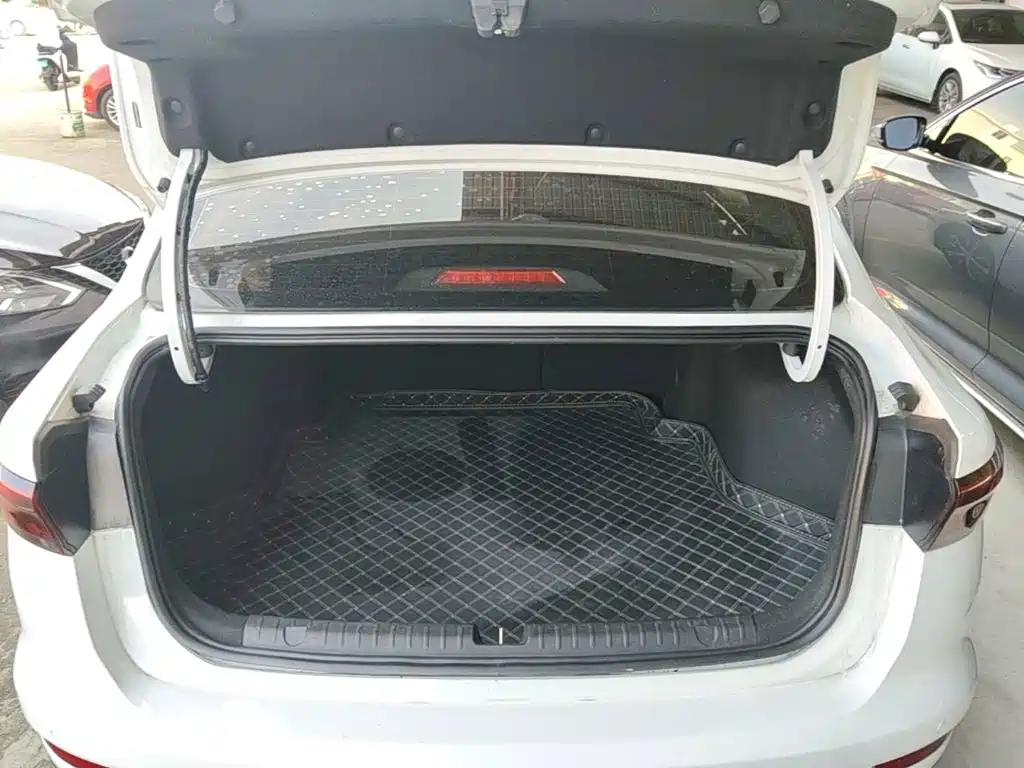 Geely Emgrand — миниатюра 19
