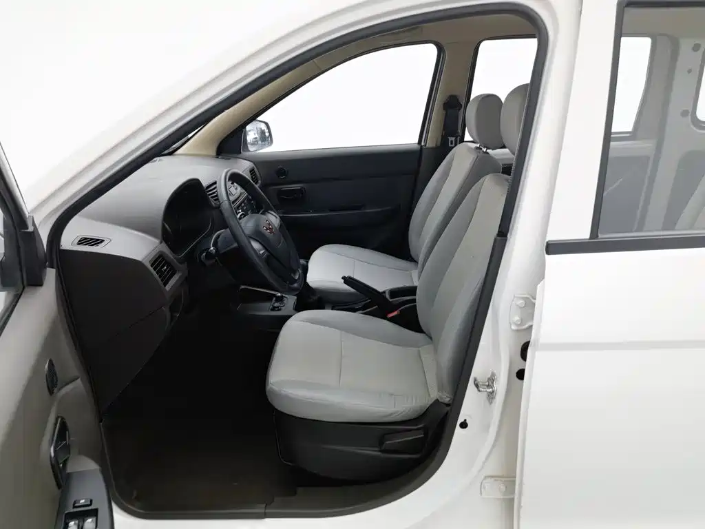 Wuling Hongguang — миниатюра 10