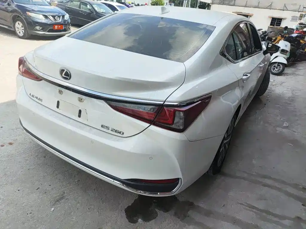 Lexus ES — миниатюра 4