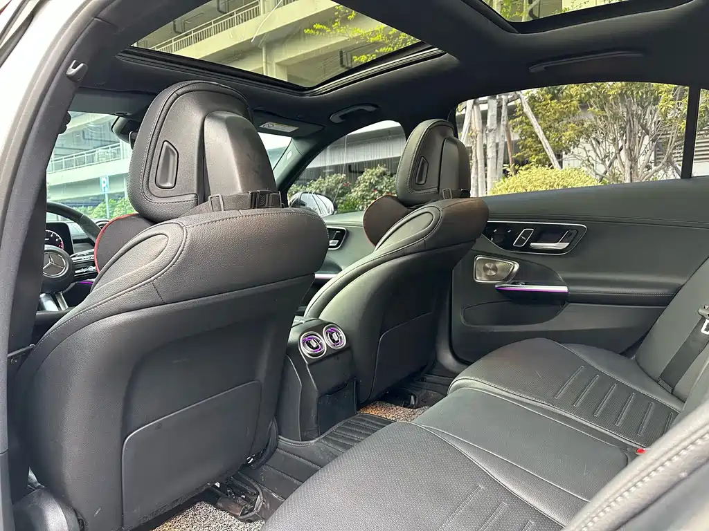 Mercedes-Benz C-Class — миниатюра 6