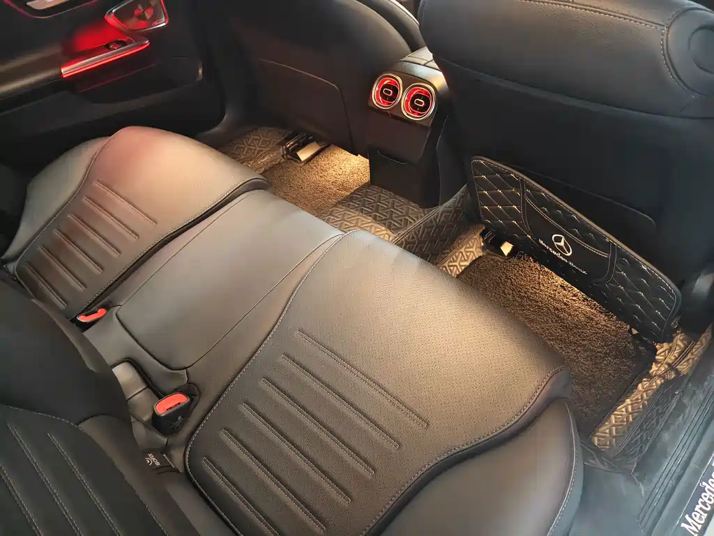Mercedes-Benz C-Class — миниатюра 21