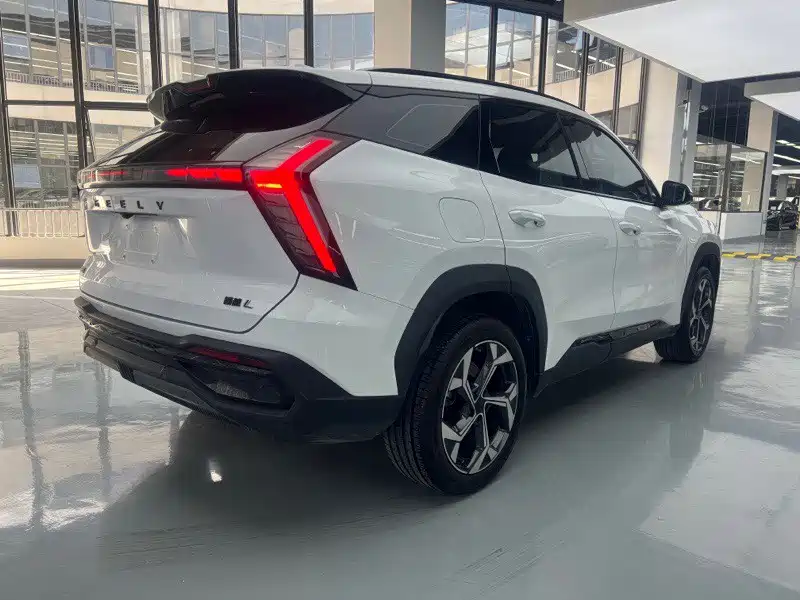 Geely Boyue L — миниатюра 10