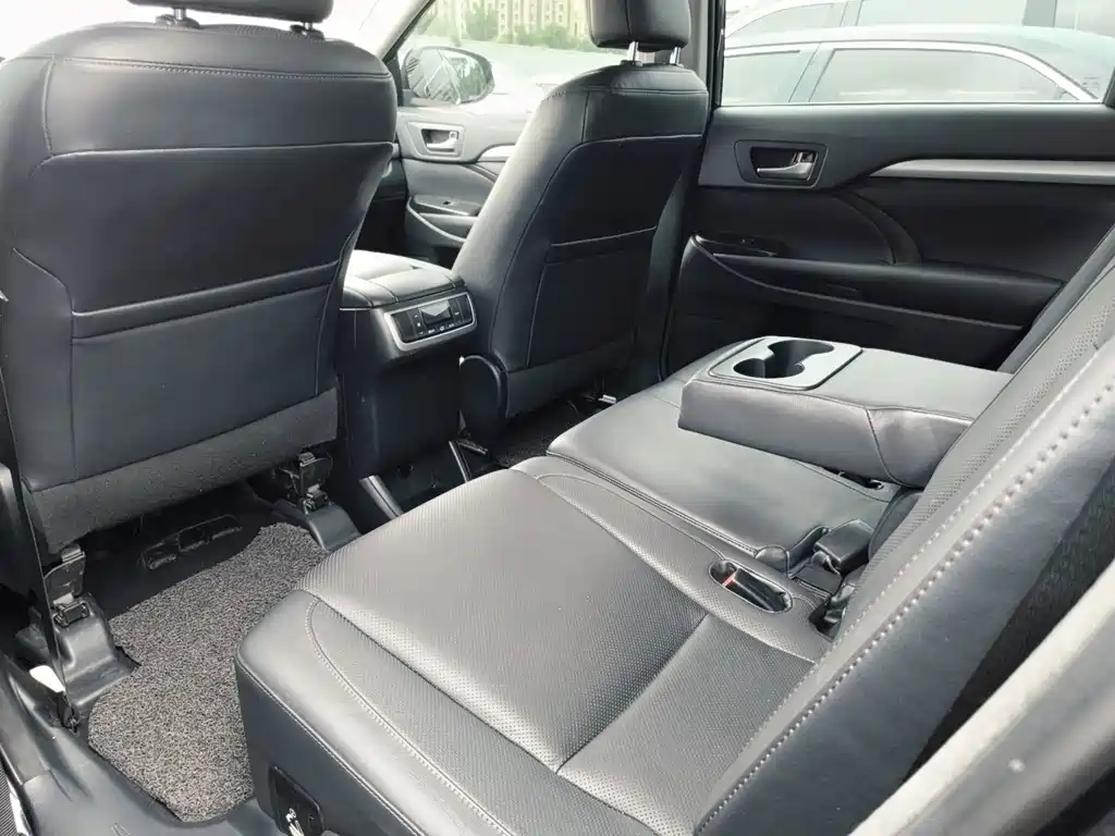 Toyota Highlander — миниатюра 8