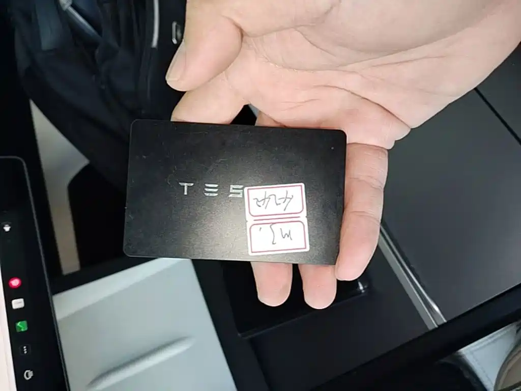 Tesla Model 3 — миниатюра 9