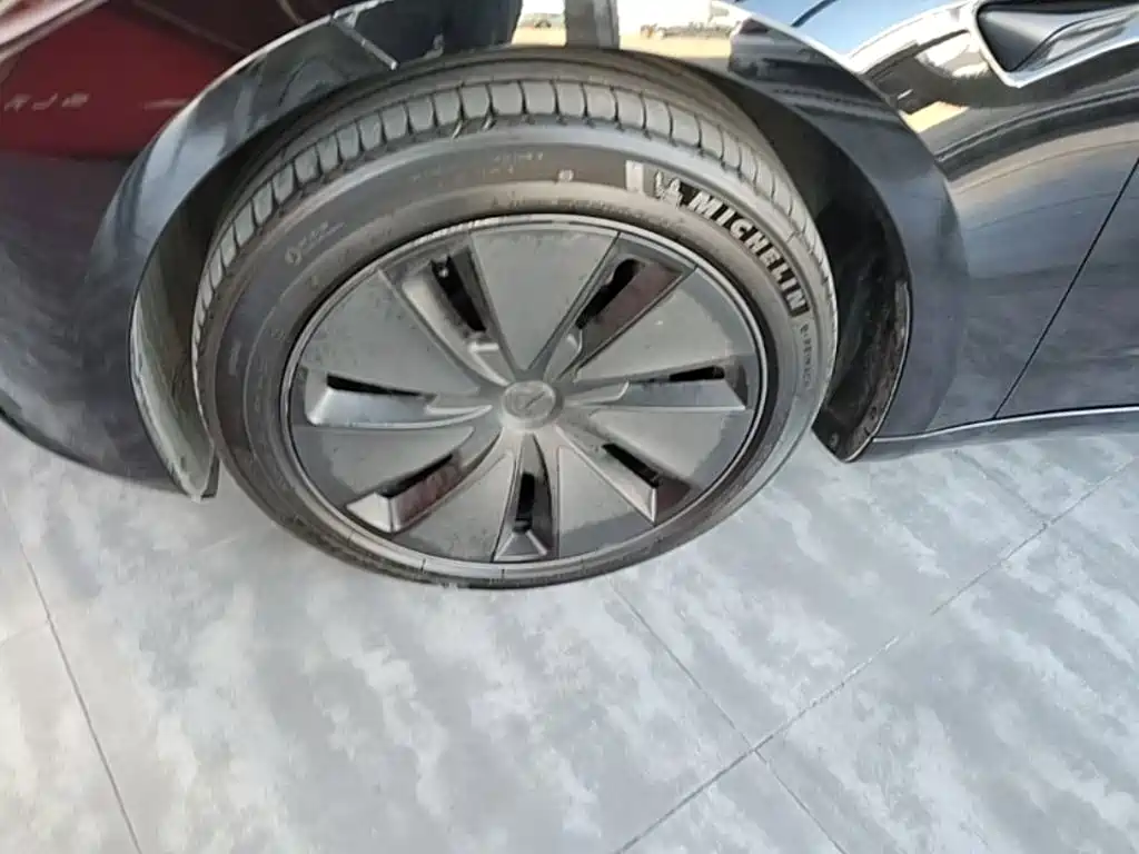 Tesla Model 3 — миниатюра 23
