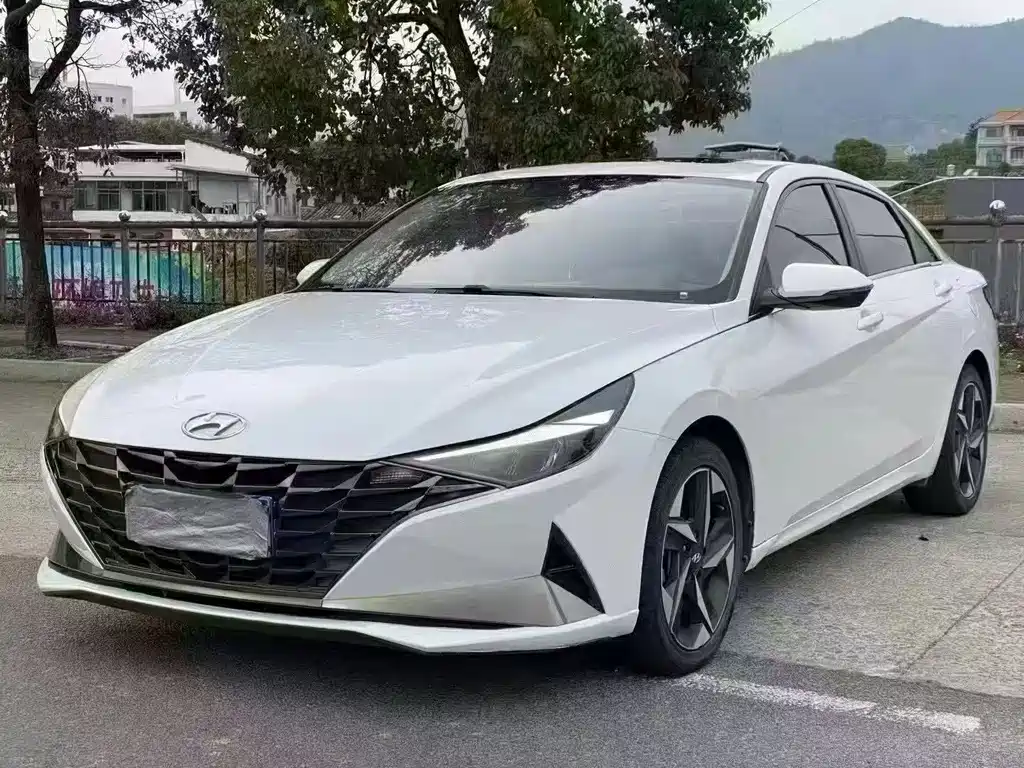 Купить Hyundai Elantra