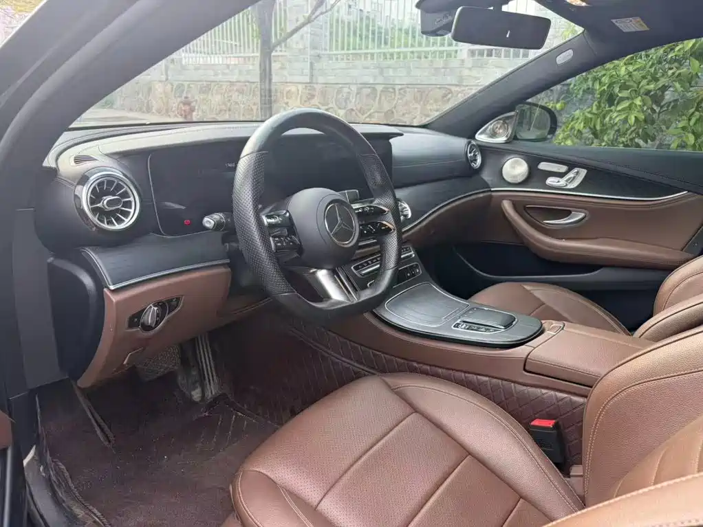 Mercedes-Benz E-Class — миниатюра 3