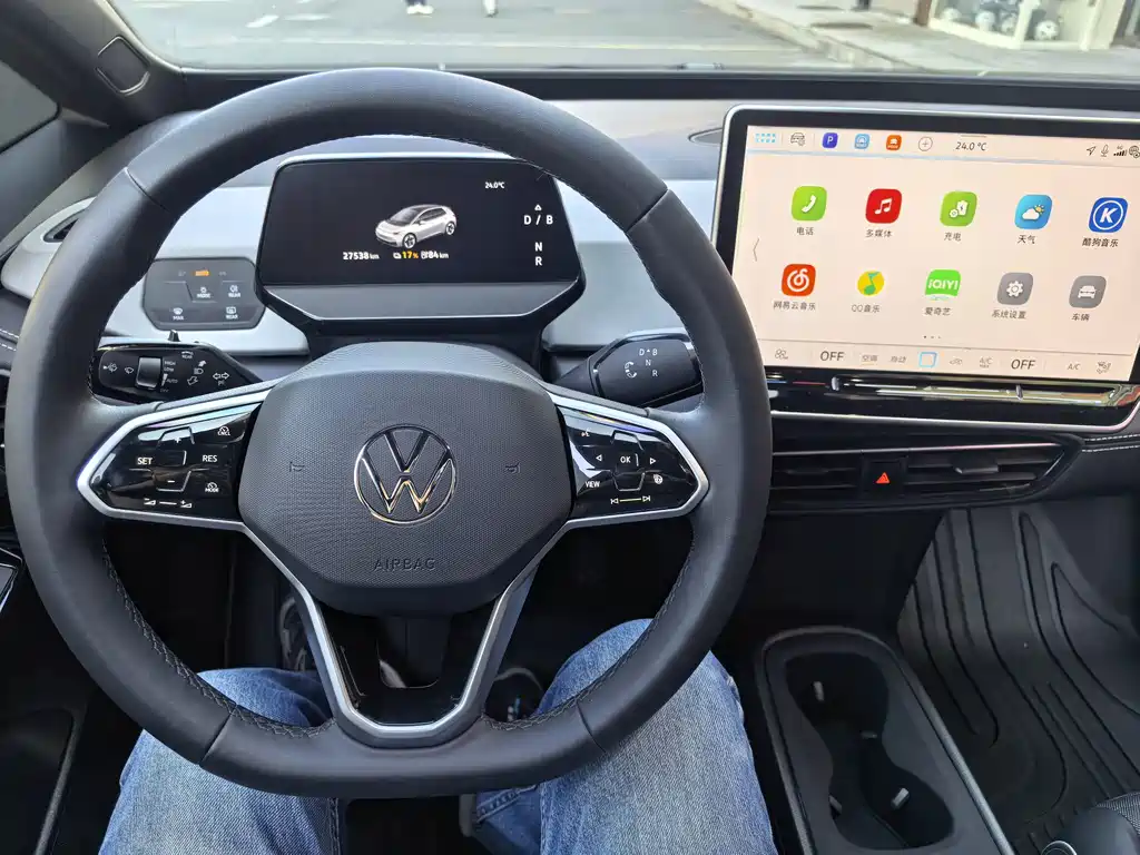 Volkswagen ID.3 — миниатюра 3