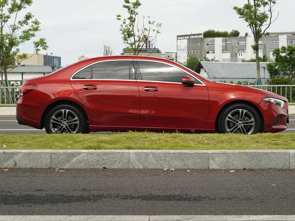 Mercedes-Benz A-Class — миниатюра 17