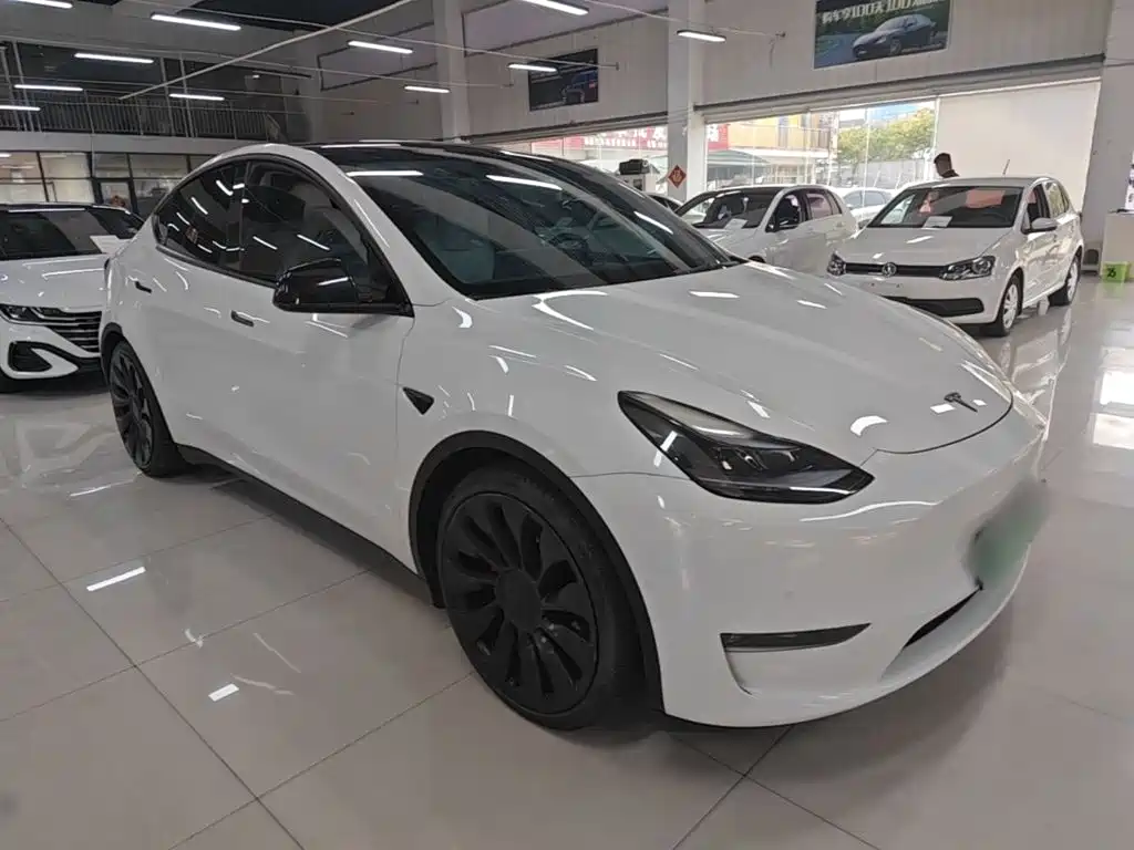 Tesla Model Y 2022 — фото 3