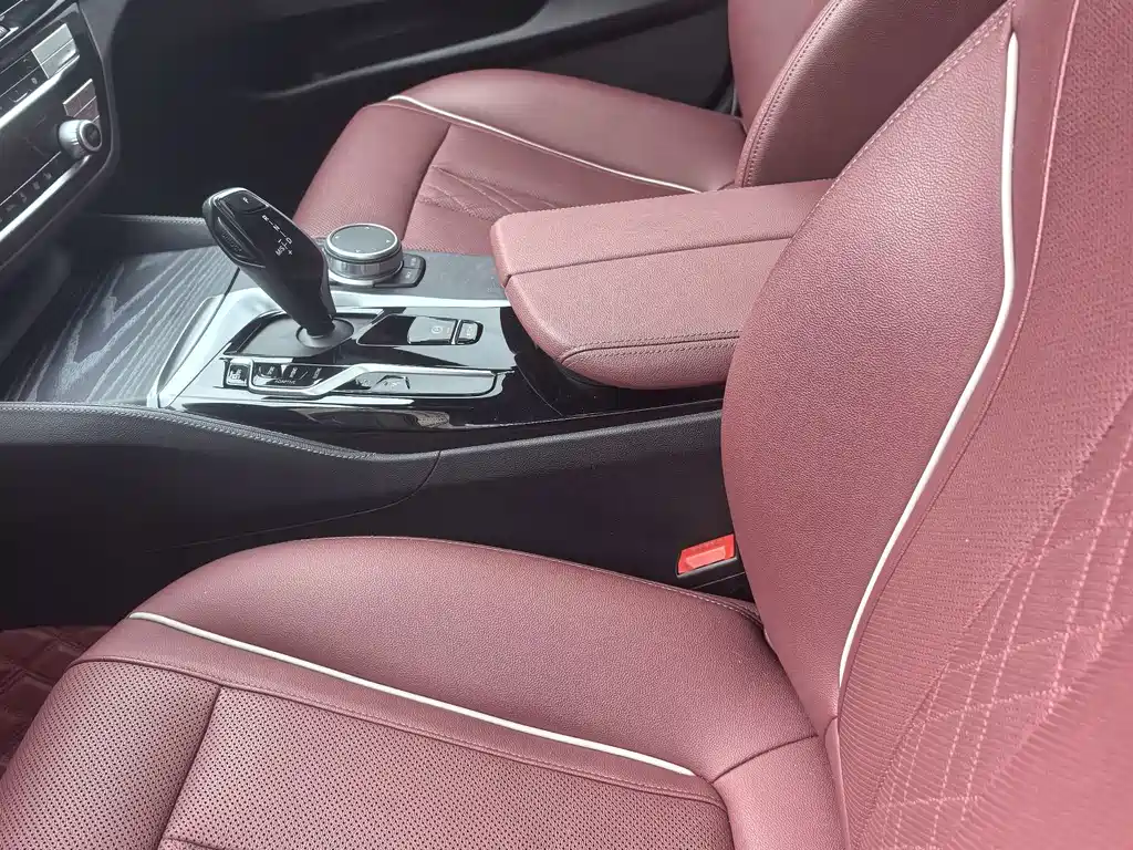 BMW 5 Series New Energy — миниатюра 12