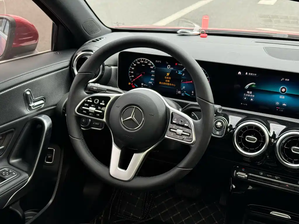 Mercedes-Benz A-Class — миниатюра 8