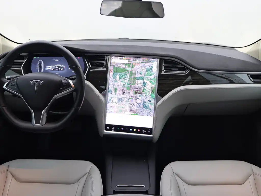 Tesla Model S — миниатюра 15