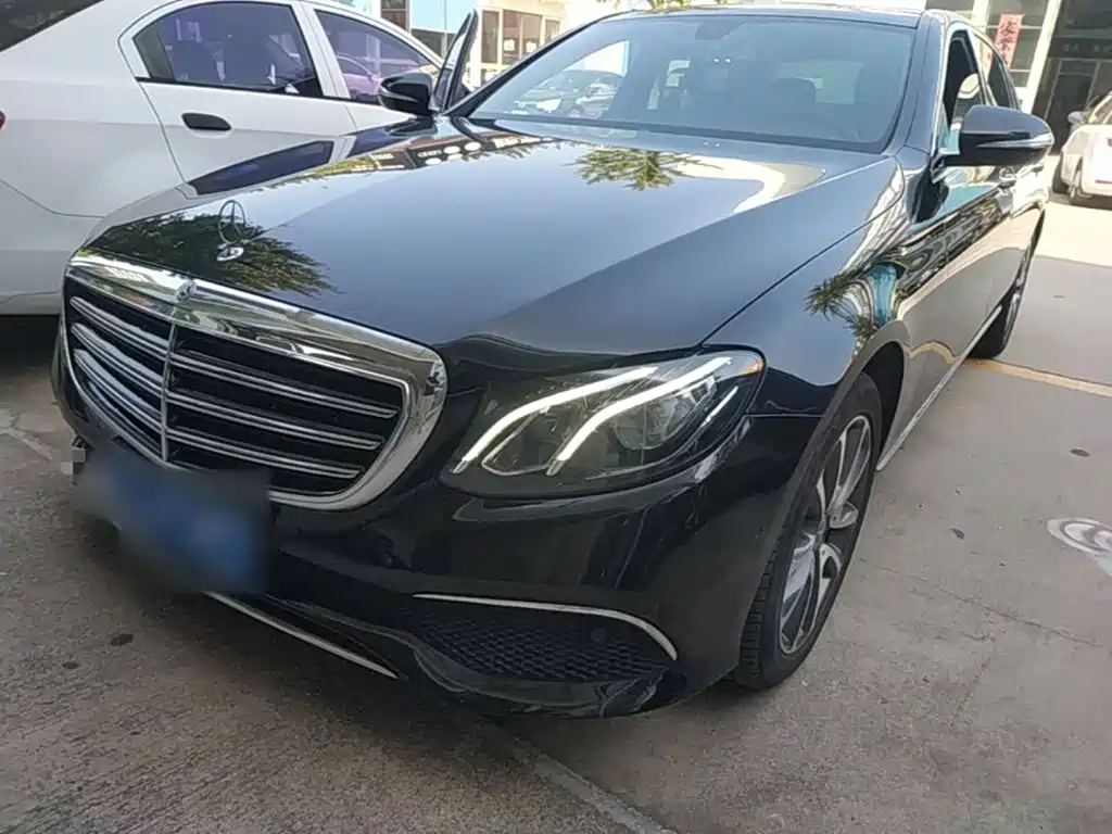 Mercedes-Benz E-Class — миниатюра 2