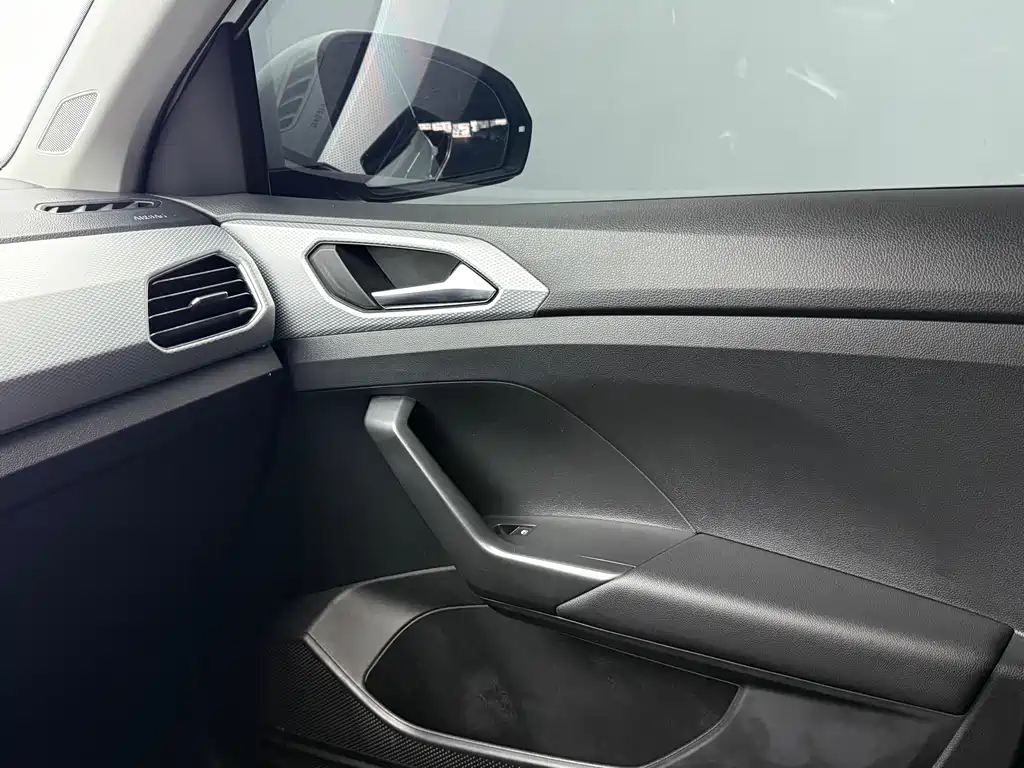 VOLKSWAGEN EXPLORING THE SHADOW