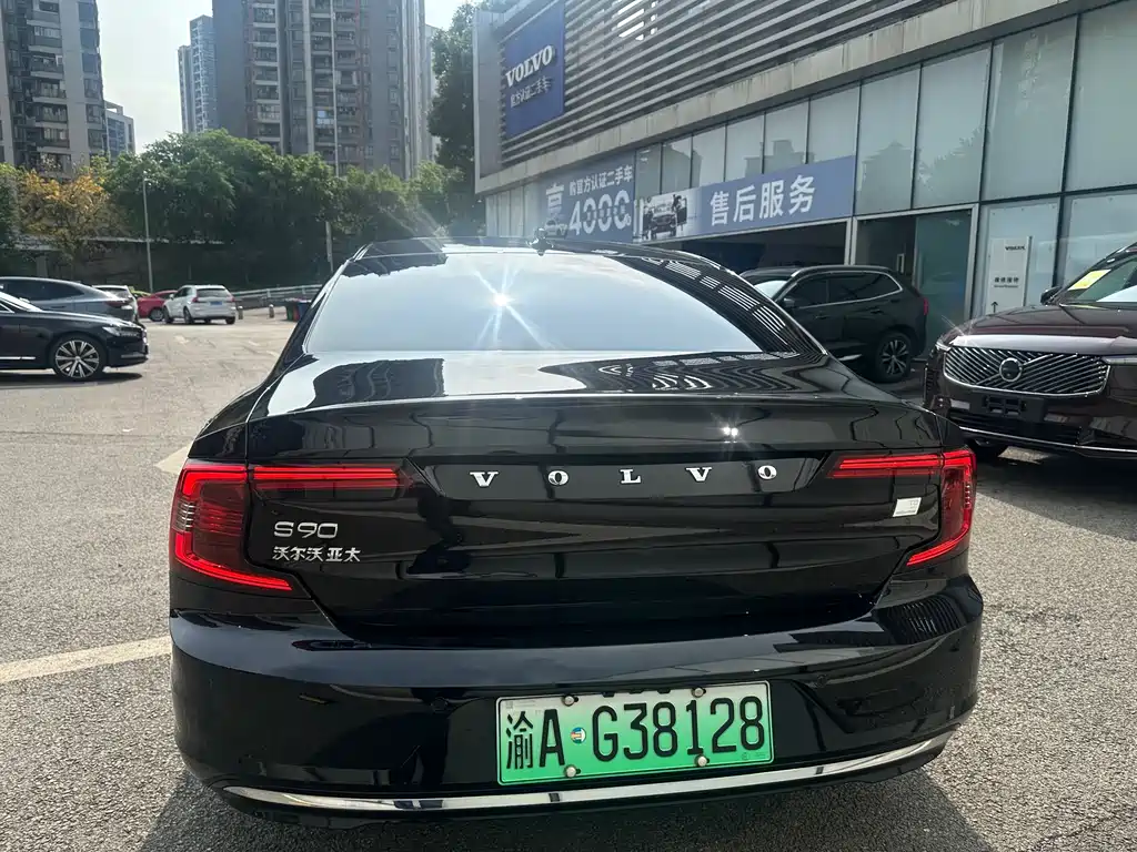 Volvo S90 2024 Luxury
