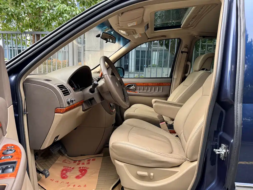 Buick GL8 — миниатюра 3