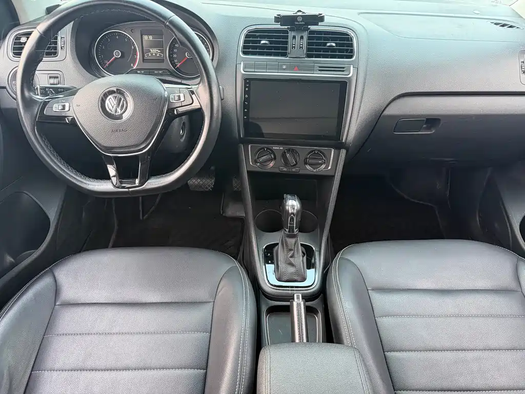 Volkswagen Polo 2016 1.6L AT Comfort