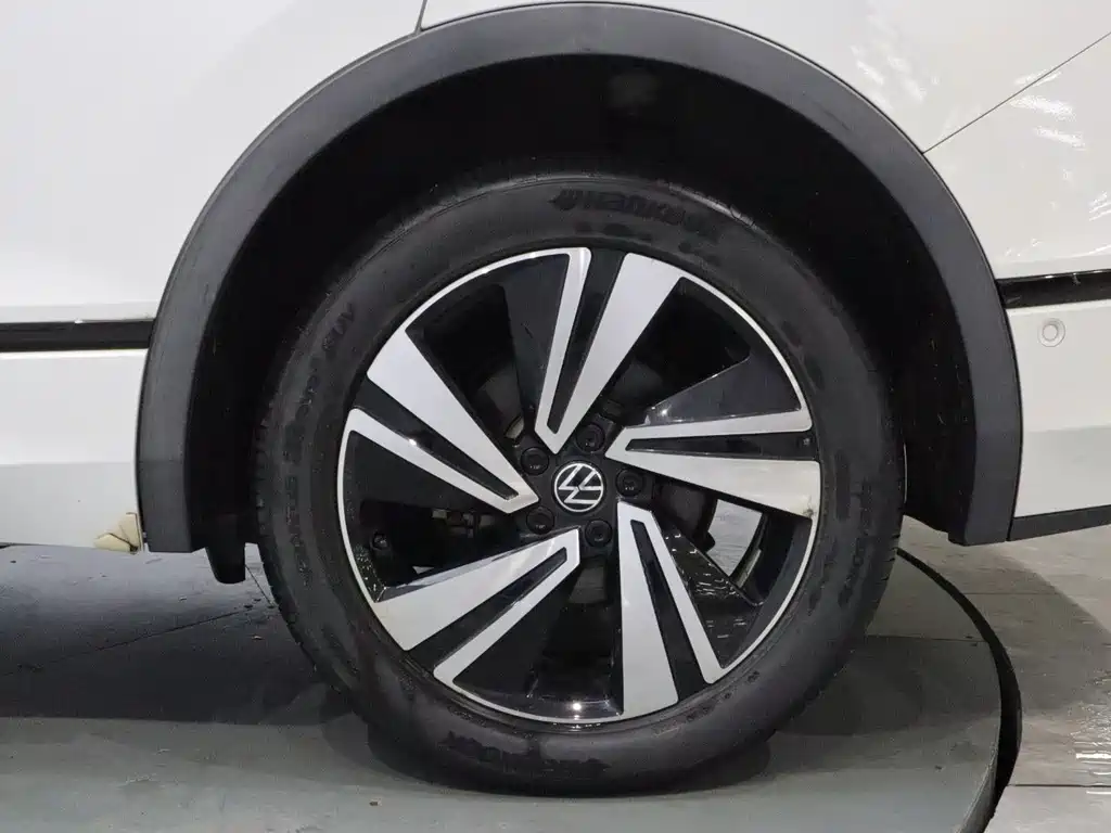 Volkswagen Tiguan X — миниатюра 21