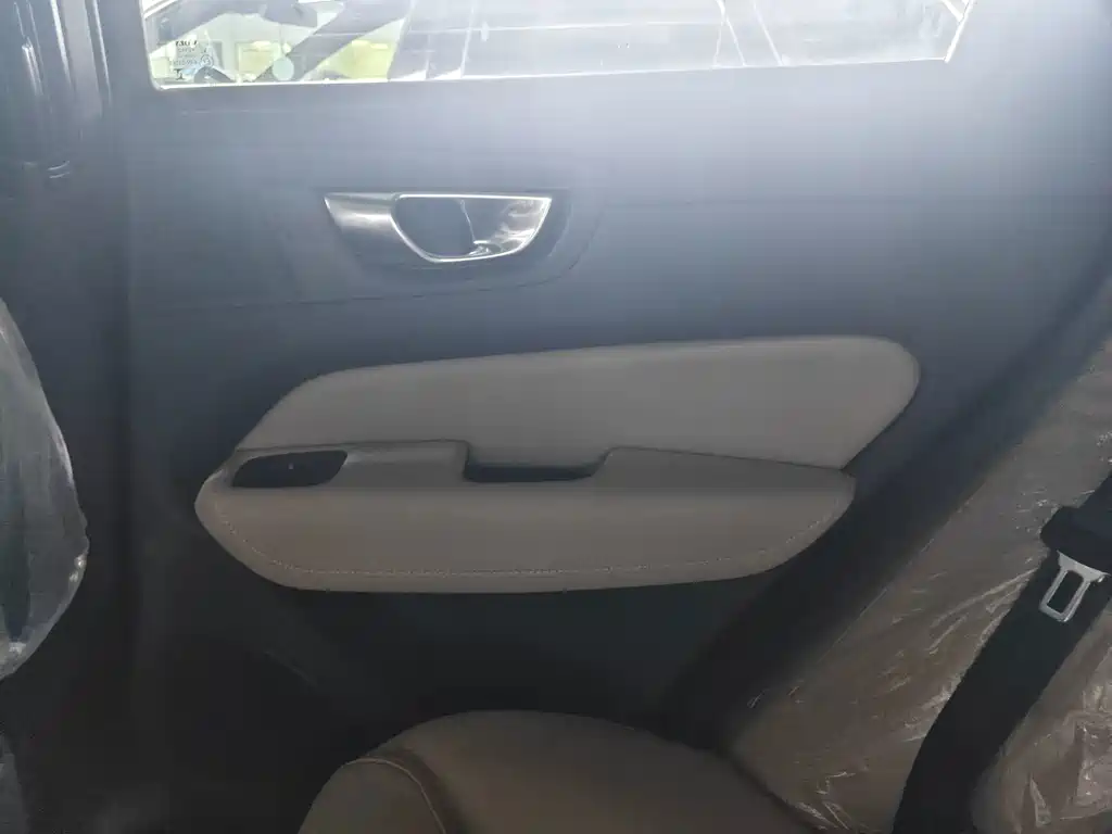 Volvo XC60 — миниатюра 13