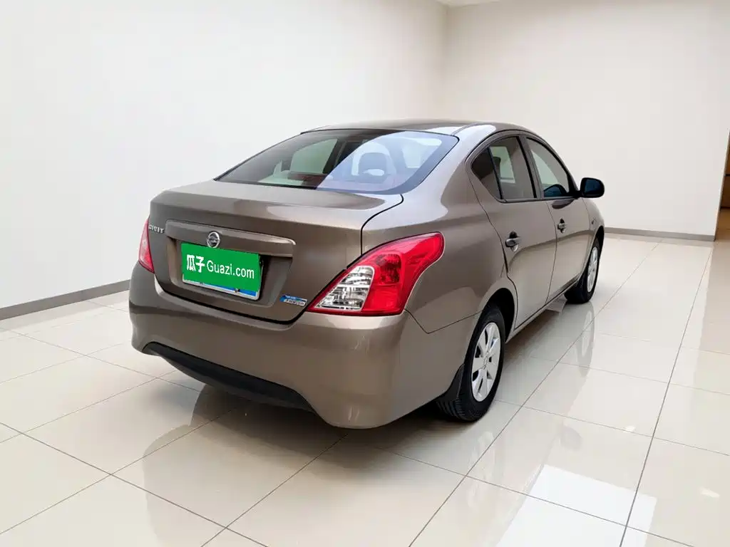 Nissan Sunny — миниатюра 6