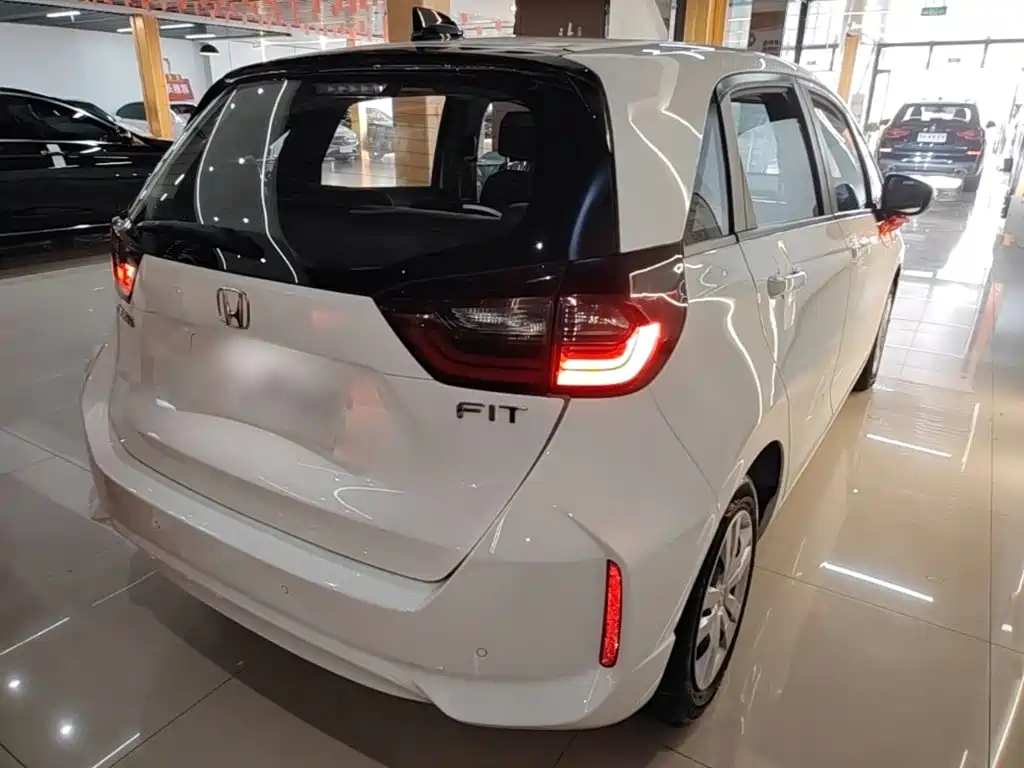 Honda Fit — миниатюра 7