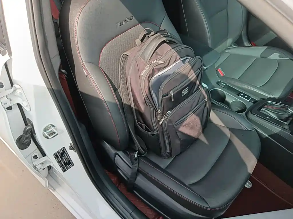 Hyundai Elantra — миниатюра 25