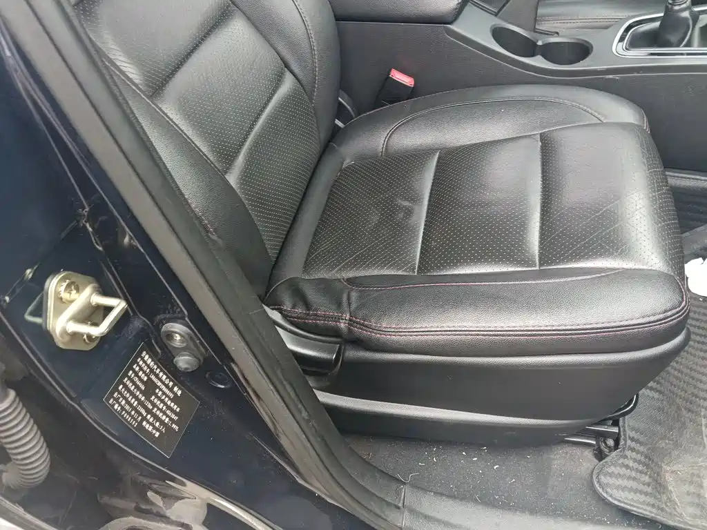 Changfeng CS10 2015 2.0T MT