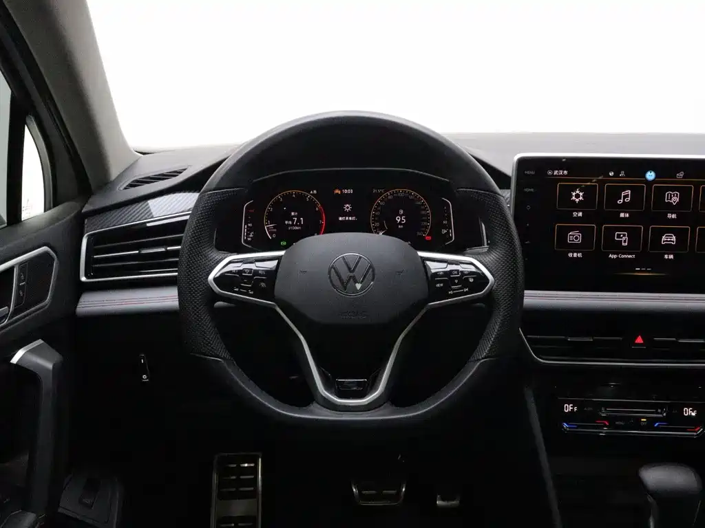 Volkswagen Tiguan X — миниатюра 16