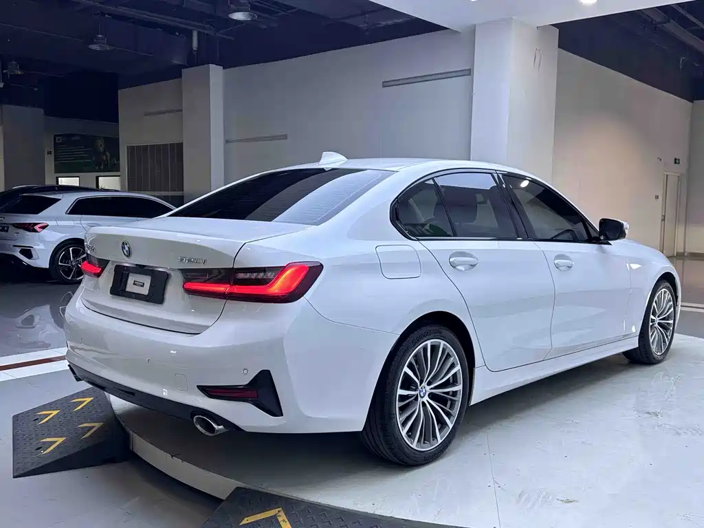 BMW 3 Series — миниатюра 7